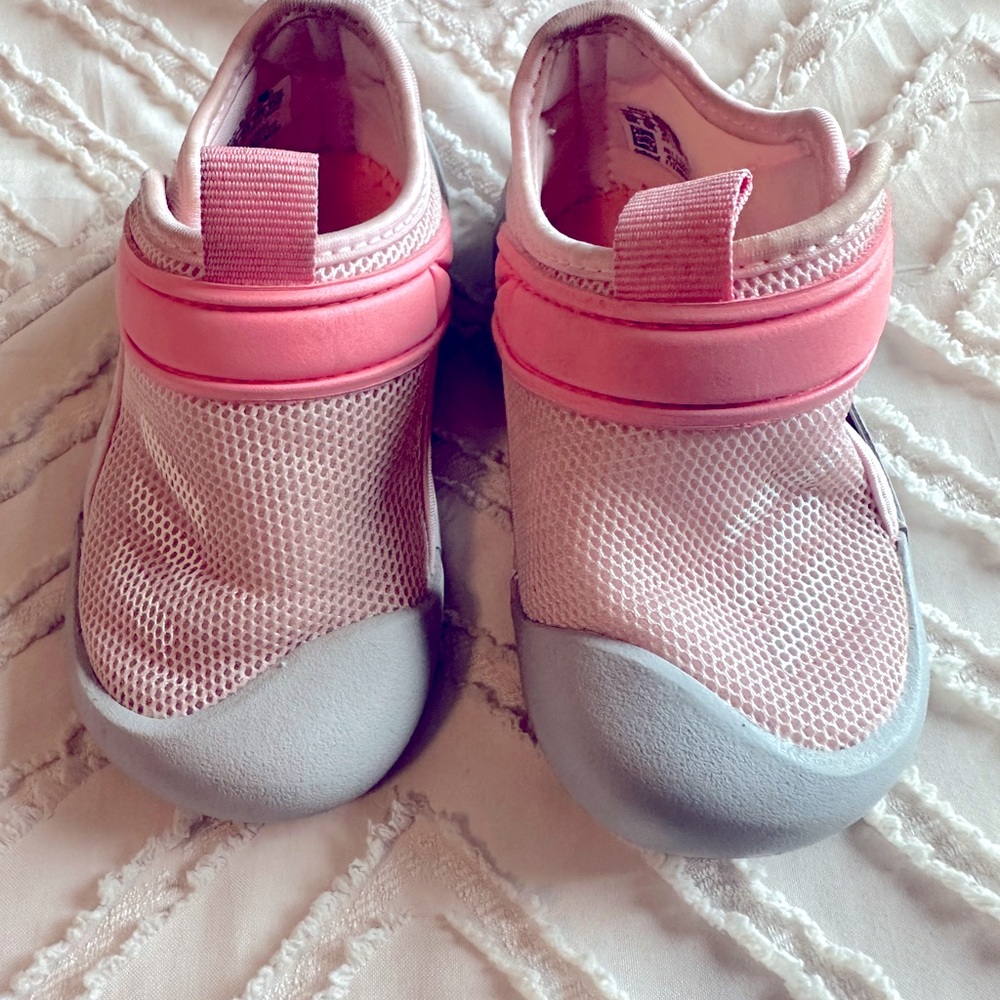 Adidas toddler water shoes size 6
